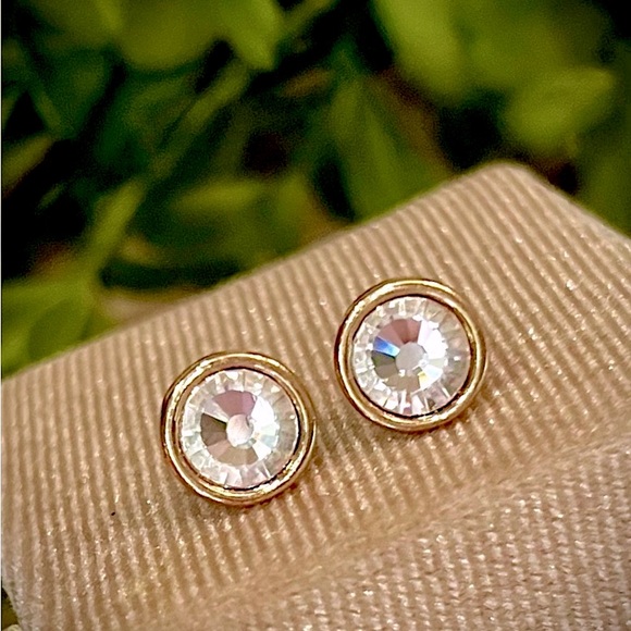 NEW! Large Clear Crystal Stud Earrings About 8mm Hypoallergenic Post Studs - Picture 4 of 12